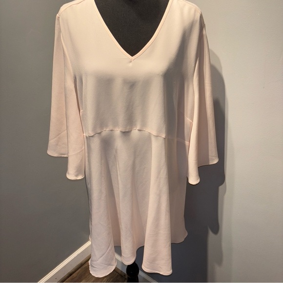 NWT Melissa McCarthy Seven7 Plus‎ Bell Sleeve Sheer Tunic Blouse Soft Pink 1X - Picture 1 of 10